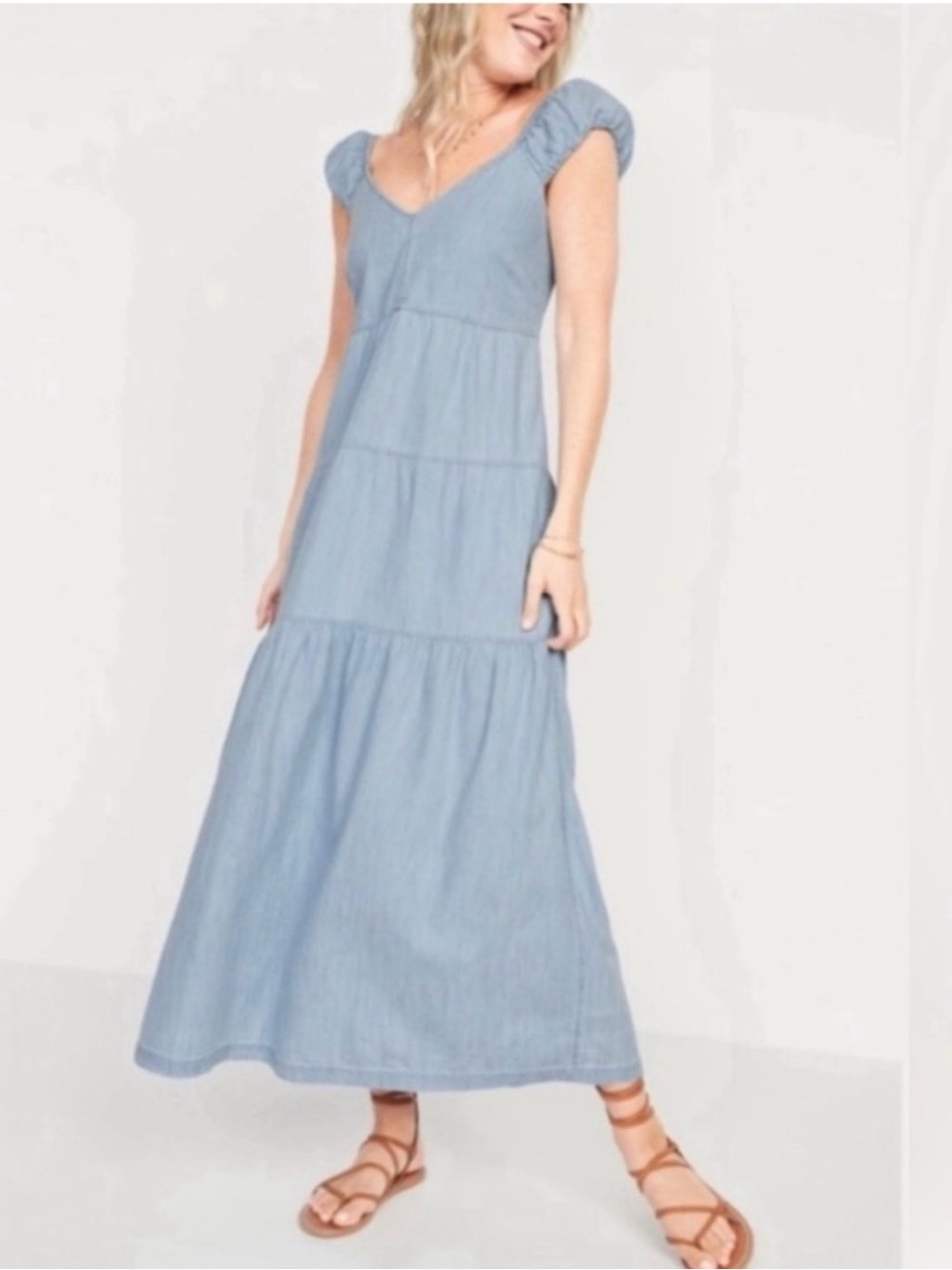 Old Navy Women’sChambray Tiered Maxi Dress has Pockets Size Large, New with Tags